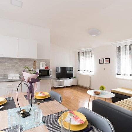 Apartmani Kod Marka Pozega Eksteriør bilde