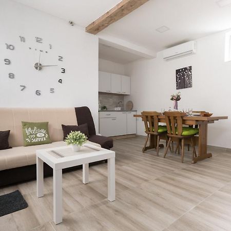 Apartmani Kod Marka Pozega Eksteriør bilde