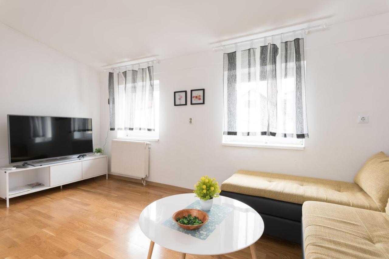 Apartmani Kod Marka Pozega Eksteriør bilde